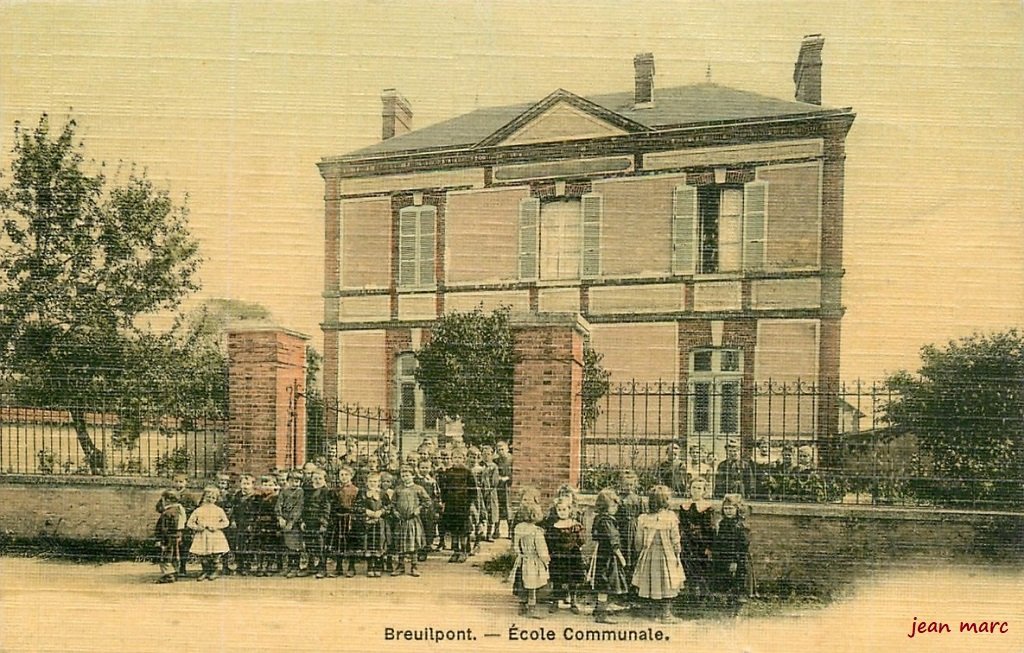 Breuilpont - École communale.jpg