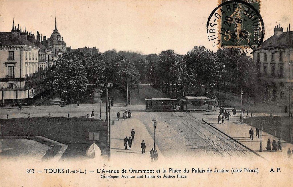 Tours 203 Av de Grammont.jpg