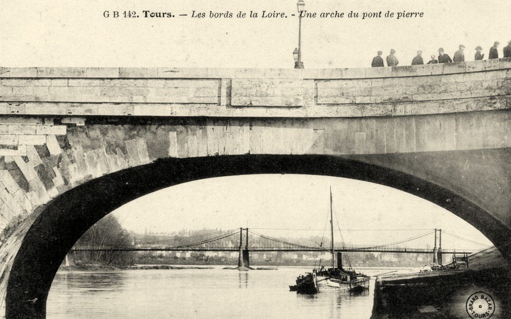 Tours 142 Bords de la Loire.jpg