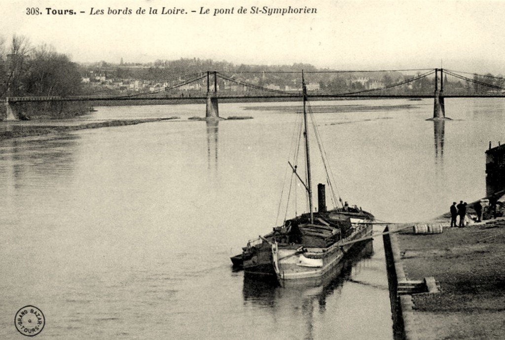 Tours 308 Bords de la loire.jpg