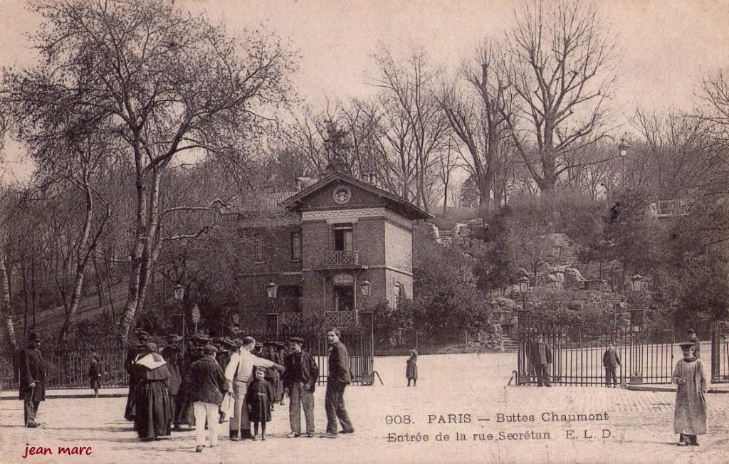 Paris - Buttes-Chaumont - Entrée de la Rue Secrétan.jpg