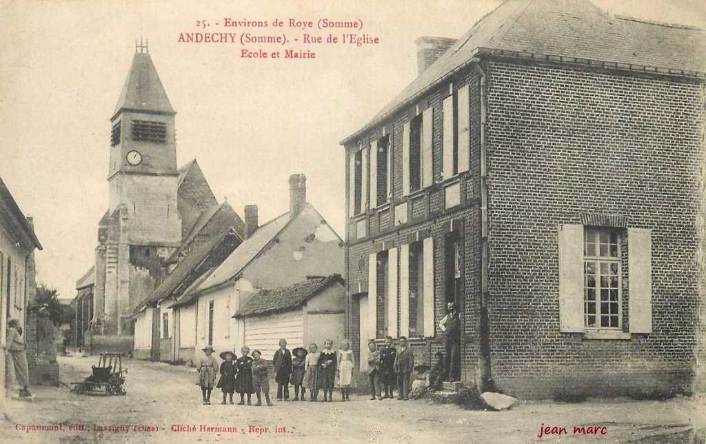 Andechy - Rue de l'Eglise - École et Mairie.jpg