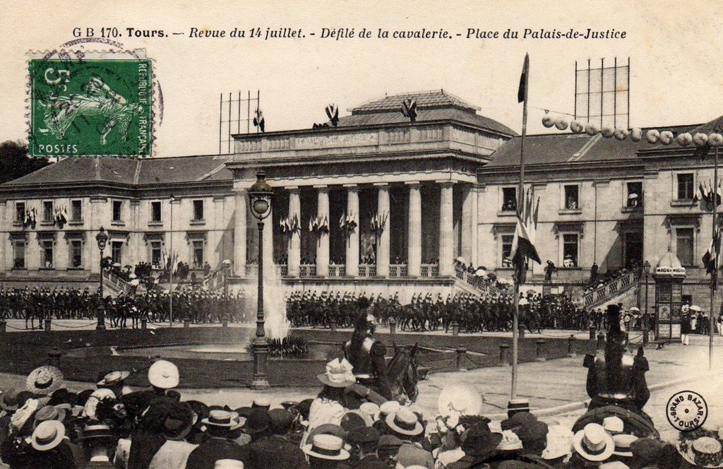 Tours 170 Revue du 14-7.jpg