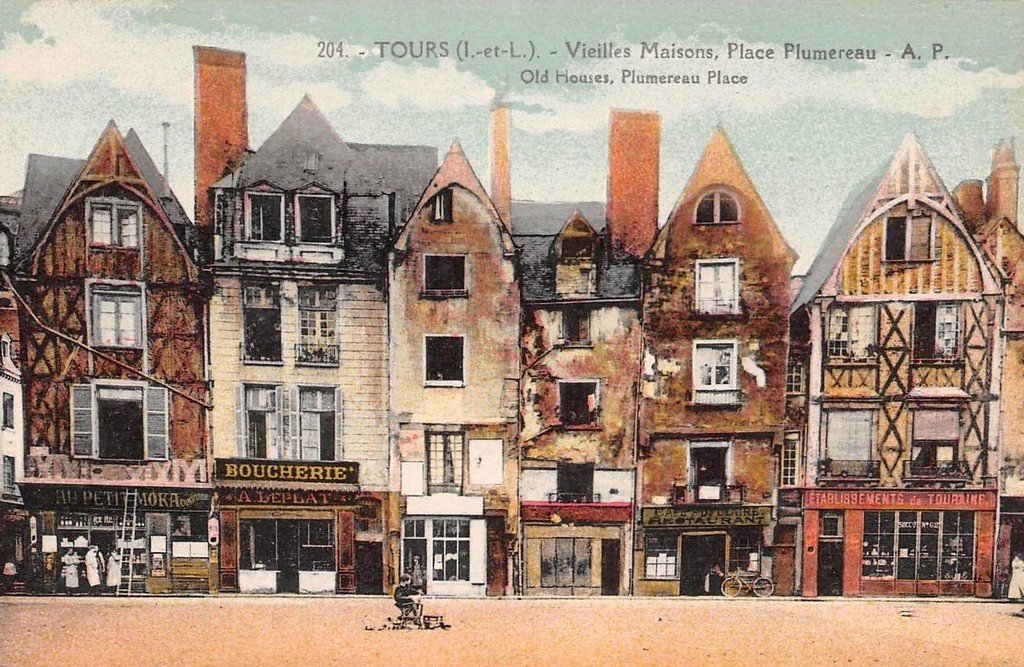 Tours 204c Vieilles Maisons.jpg