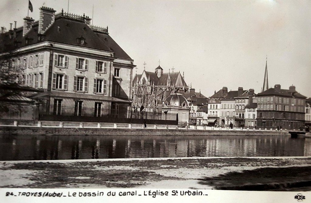 Troyes (24) Canal.jpg