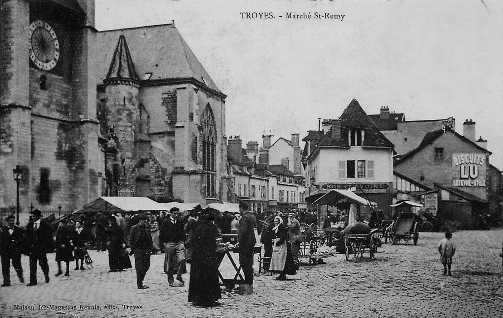 Troyes (26) Marché.jpg