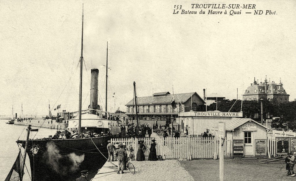 Trouville 153 Bateau.jpg
