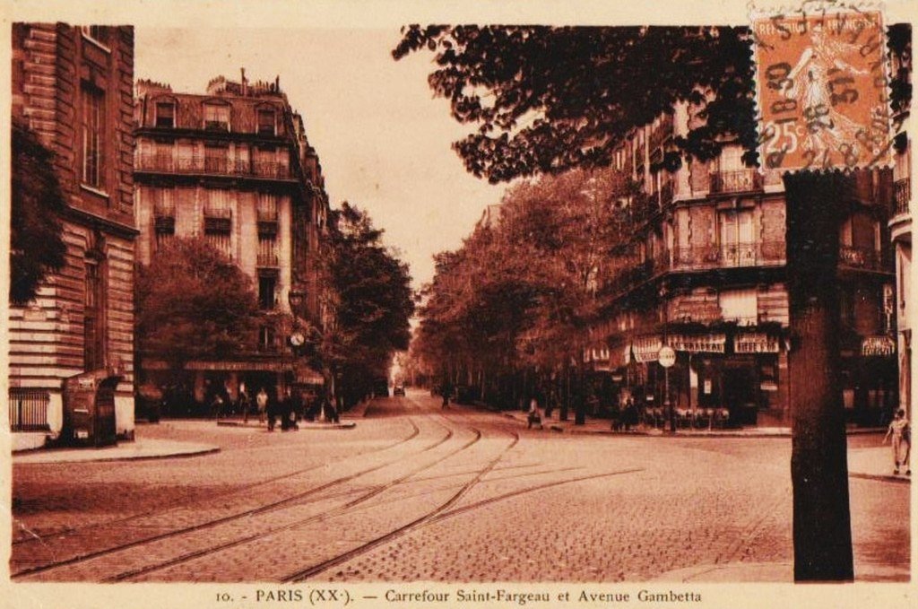 Paris Carrefour Saint-Farg. 20°.jpg