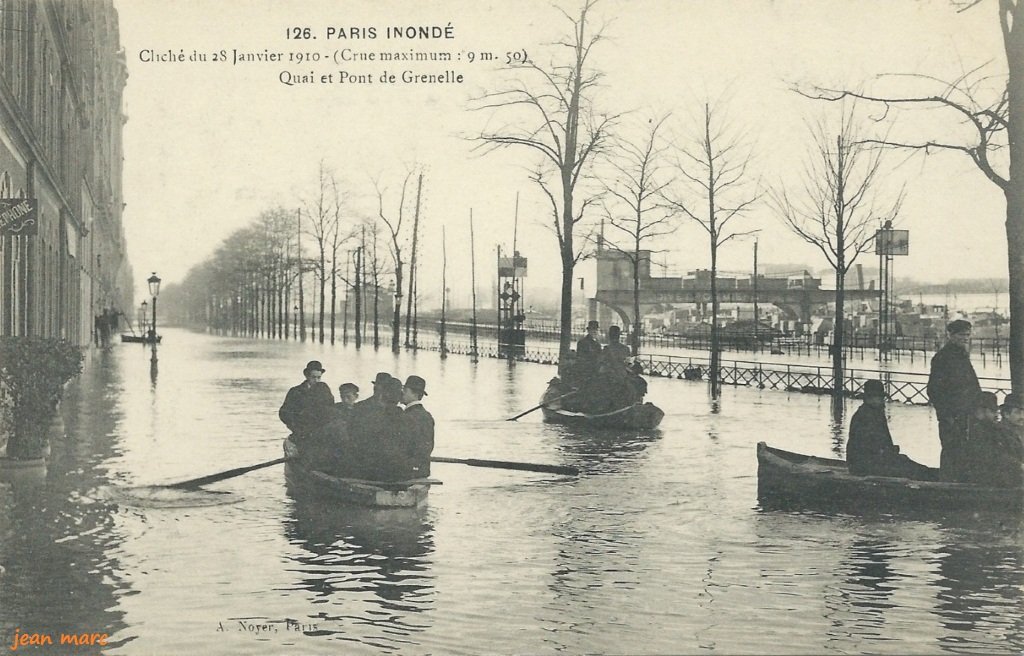 Paris Inondé - Cliché du 28 Janvier 1910 (Crue maximum 9m50) - Quai et Pont de Grenelle (126 A. Noyer, Paris).jpg
