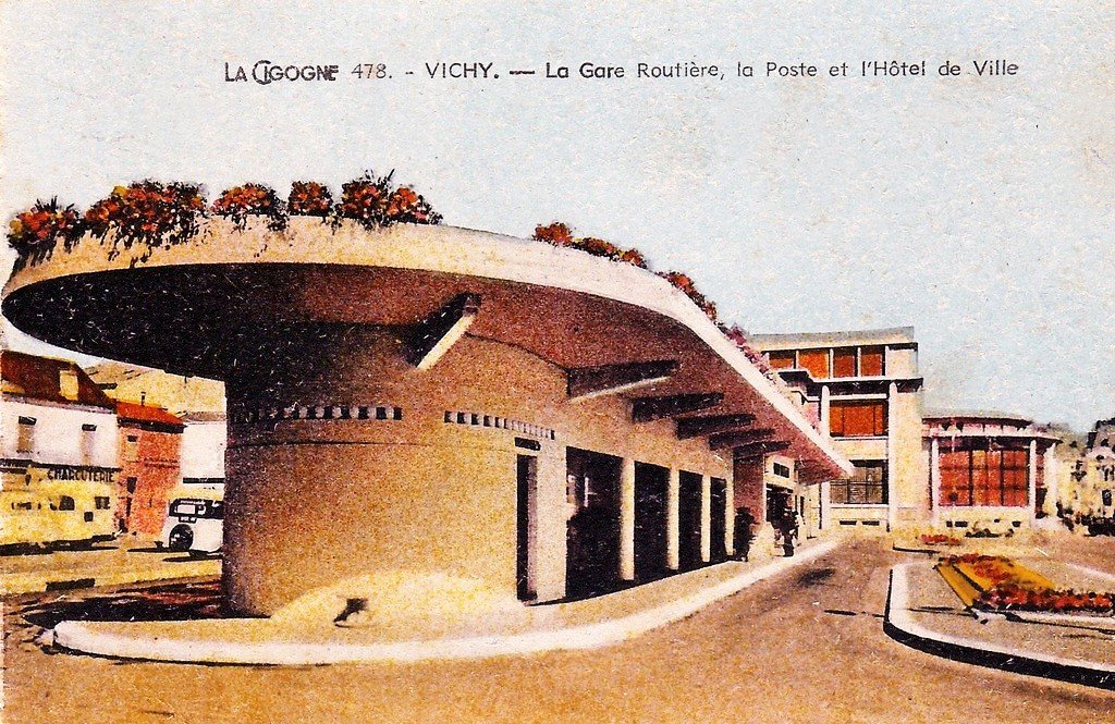 Vichy 478c Gare routière.jpg