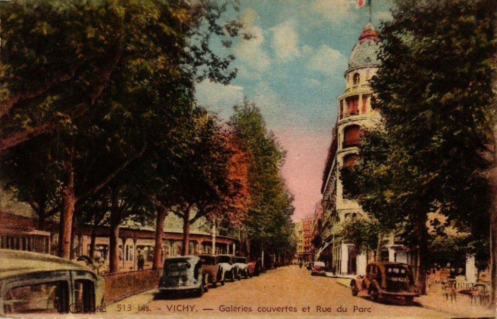 Vichy 513bis Galeries.jpg