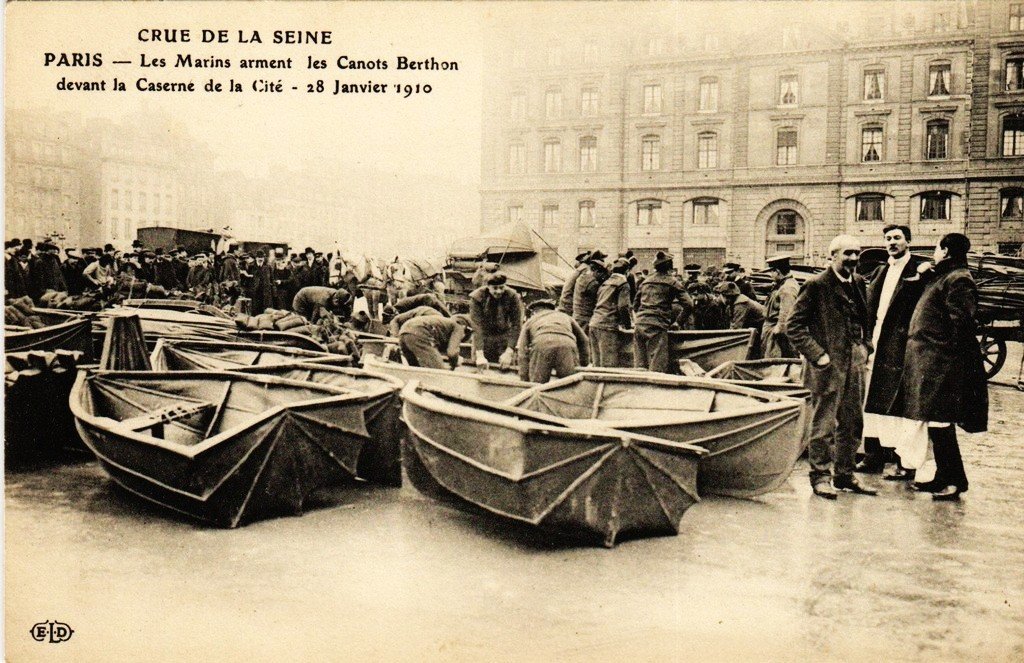 Paris Caserne de la Cité 4°.jpg