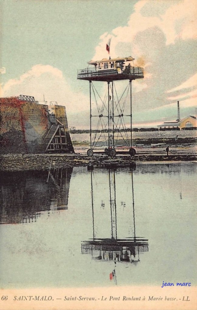 Saint-Servan - Le Pont Roulant à marée basse.jpg