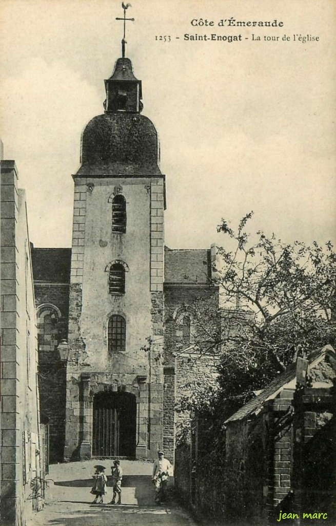 Dinard - La Tour de l'Église.jpg