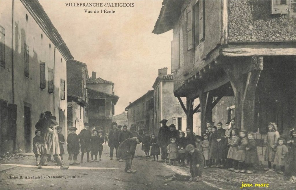 Villefranche-d'Albigeois - Vue de l'École.jpg