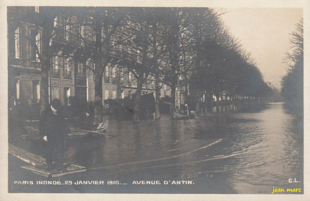Paris inondé - 29 janvier 1910 - Avenue d'Antin.jpg