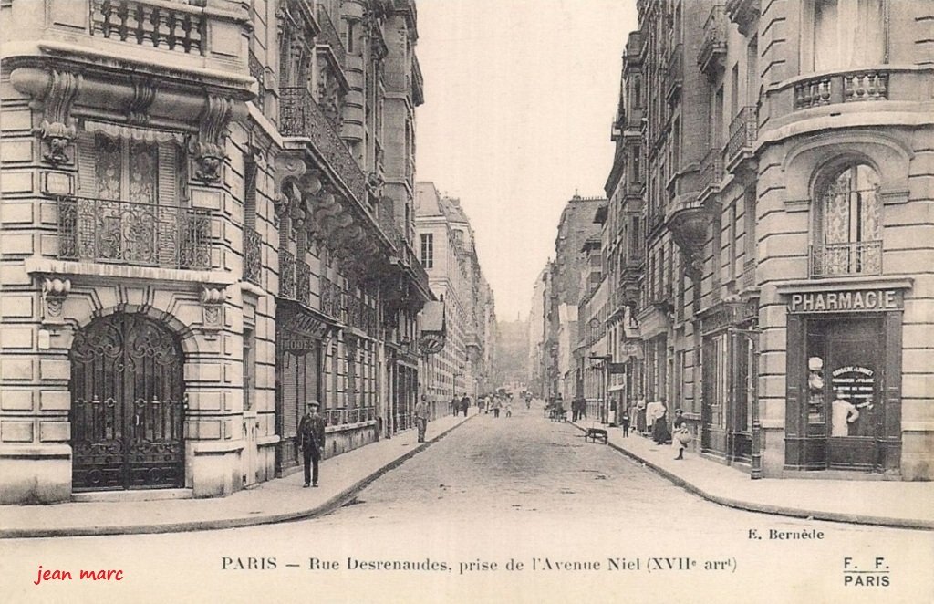 Paris XVIIe - Rue des Renaudes prise de l'avenue Niel.jpg