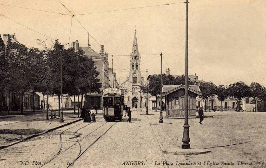 Angers 193 Place.jpg
