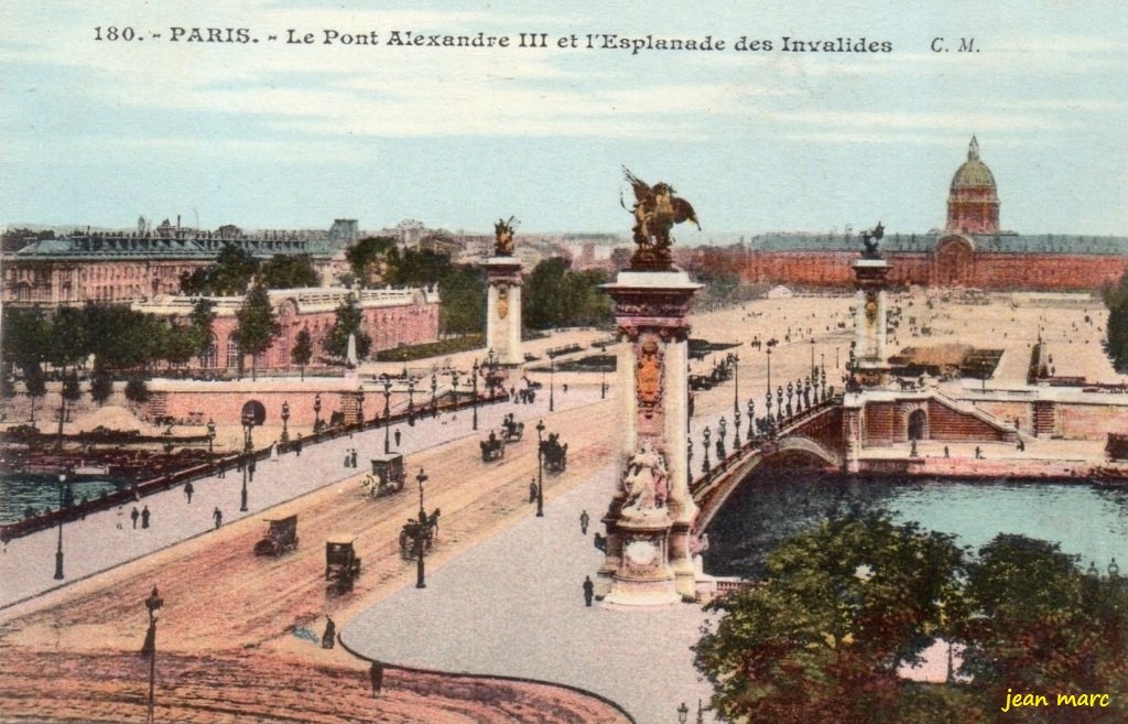 Paris - Le Pont Alexandre III et l'Esplanade des Invalides.jpg