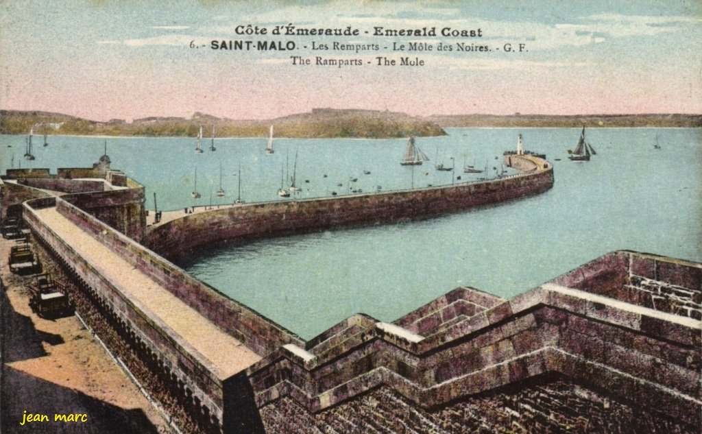 Saint-Malo – Les Remparts – Le Môle des Noires.jpg