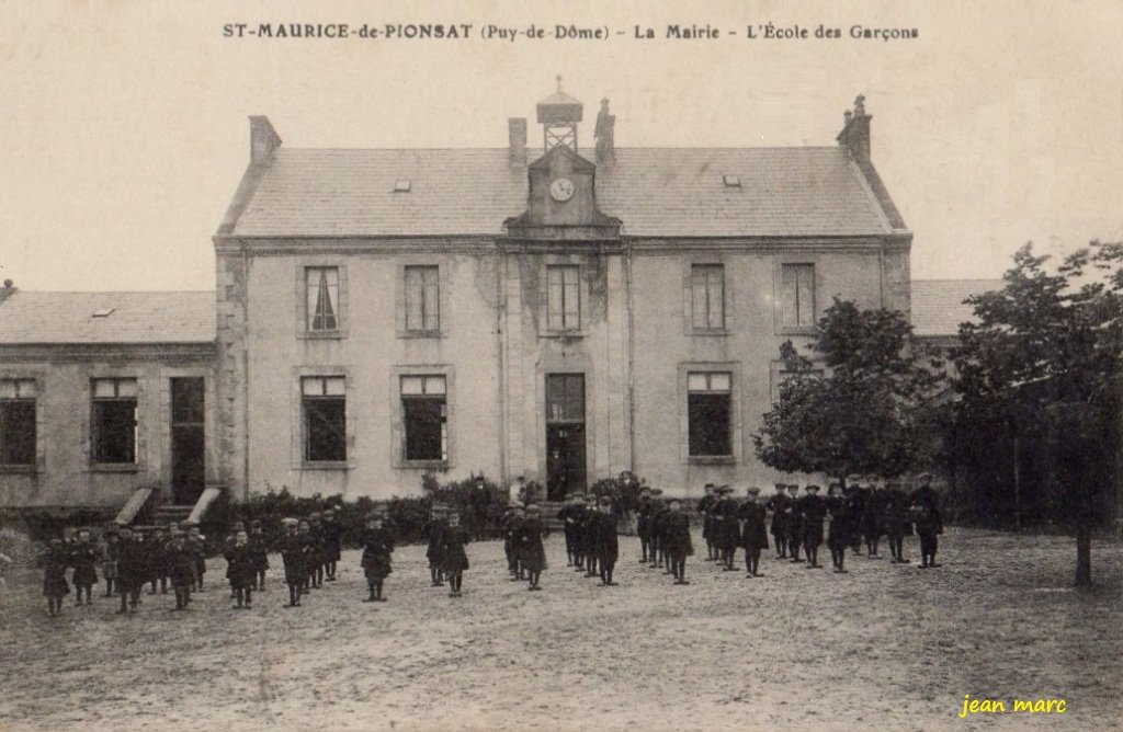 Saint-Maurice-de-Pionsat - La Mairie - L'École des Garçons.jpg