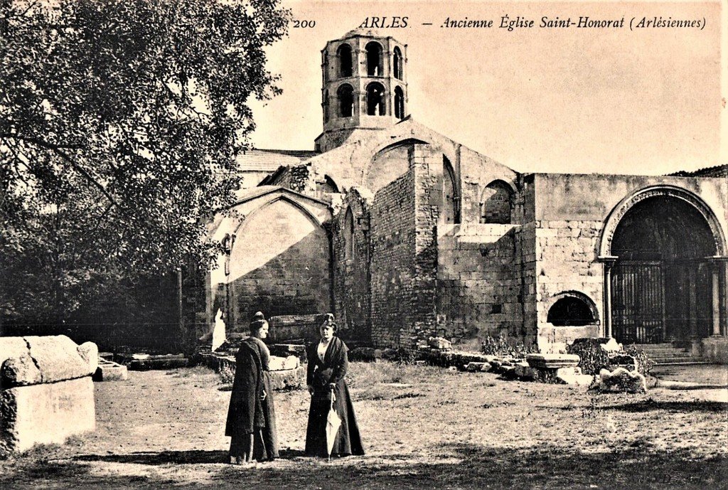 Arles 200 Eglise.jpg