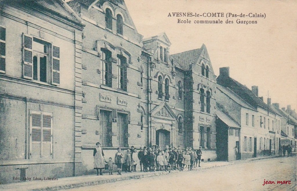 Avesnes-le-Comte - École communale des Garçons.jpg