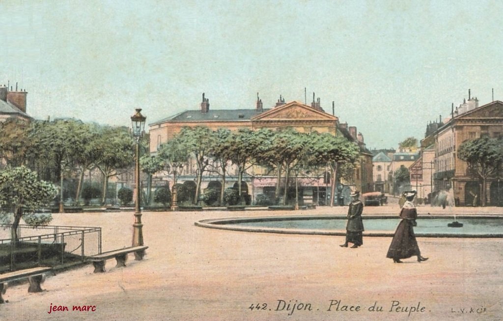 Dijon - Place du Peuple.jpg
