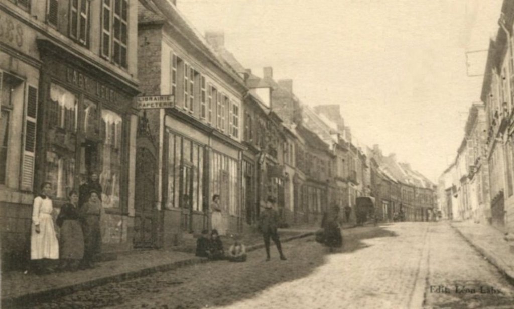 Avesnes-le-Comte - Grande Rue (édition Léon Laby).jpg