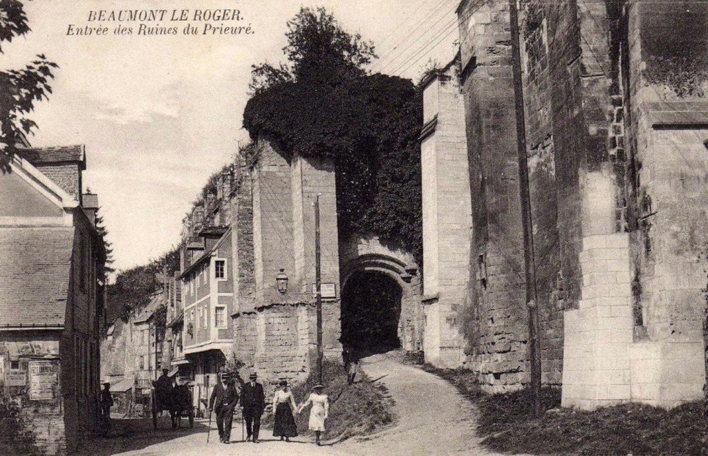 Beaumont le Roger 27..jpg
