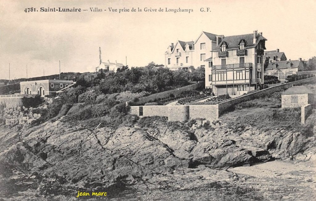 Saint-Lunaire – Villas - Vue prise de la Grève de Longchamps.jpg