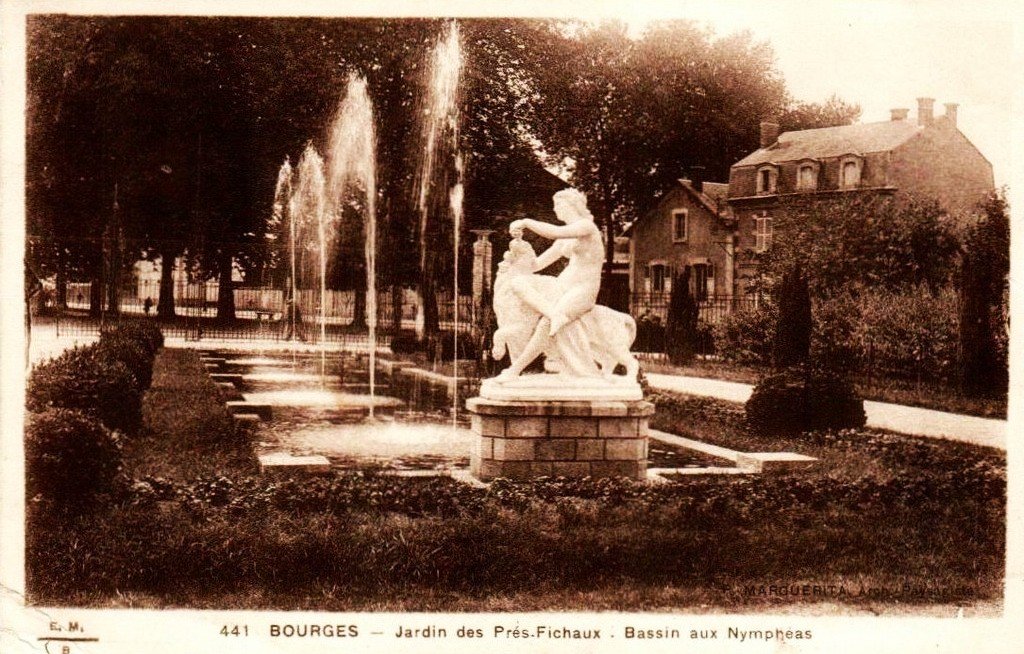 Bourges 441.jpg