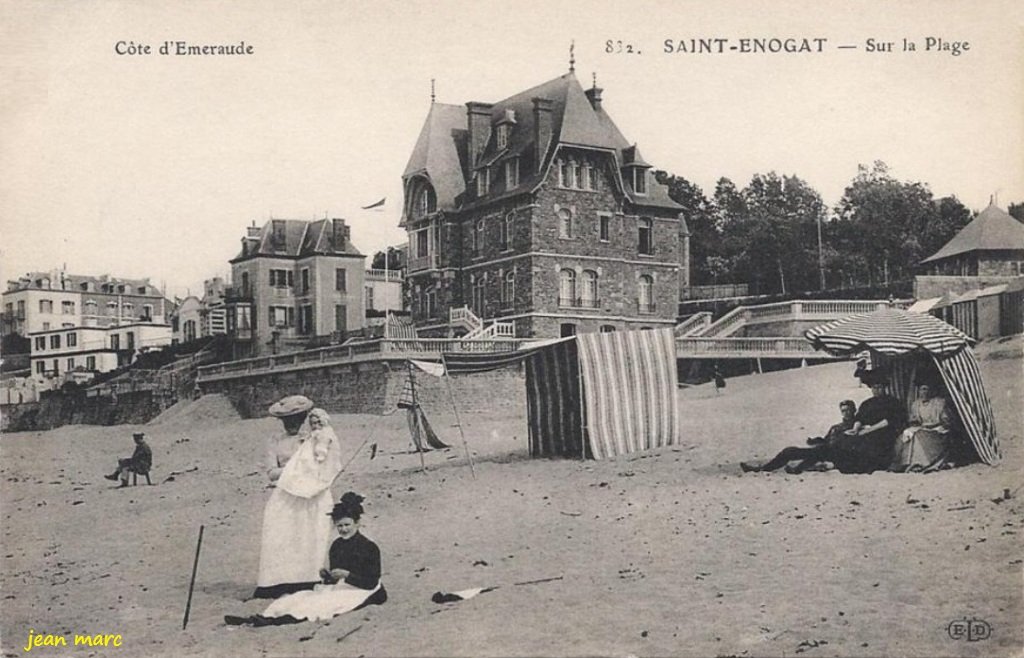 Saint-Enogat - Sur la Plage.jpg