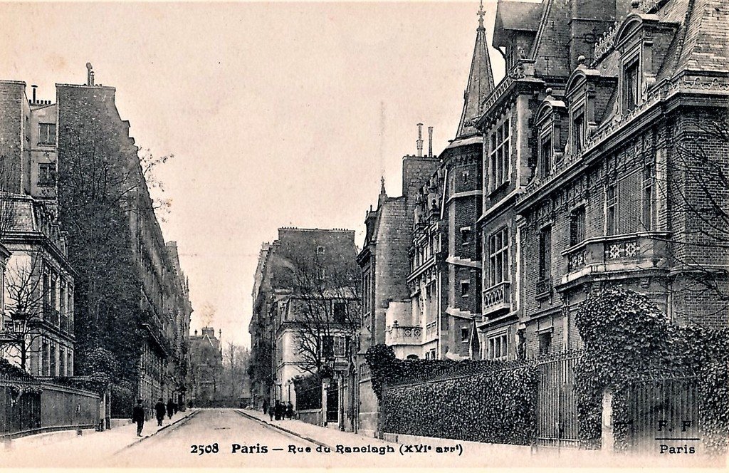 Paris 2508 TR-FF.jpg