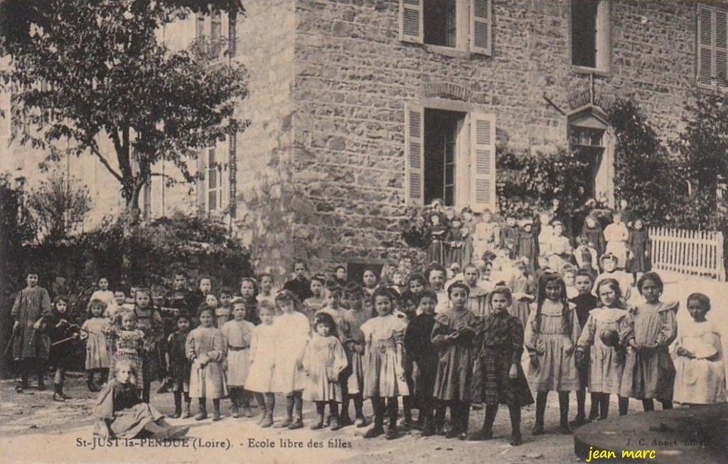 Saint-Just-la-Pendue - École libre des filles.jpg