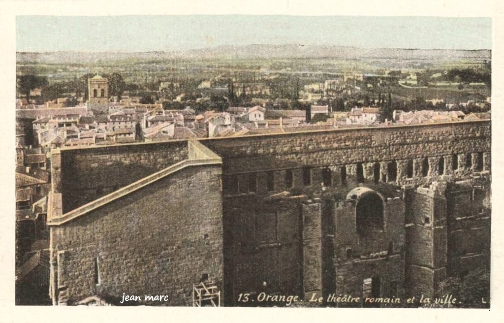 Orange - Le Théâtre Romain et la ville.jpg