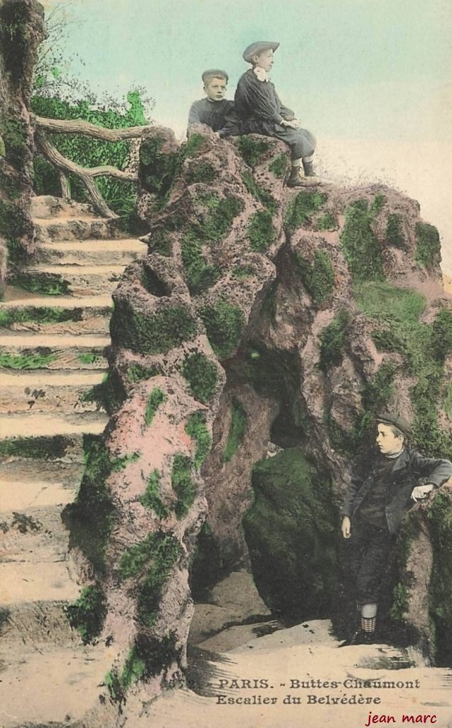 Paris XIXe - Buttes-Chaumont - Escalier du Belvédère.jpg