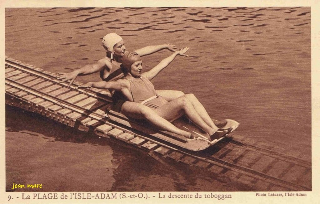 Isle-Adam - La Plage - La descente du toboggan.jpg