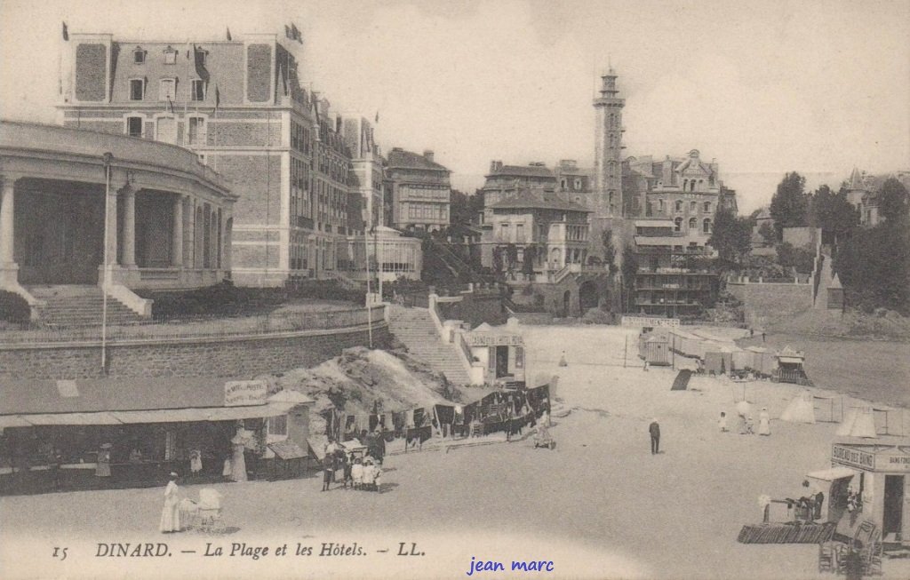 Dinard - La Plage et les Hôtels.jpg