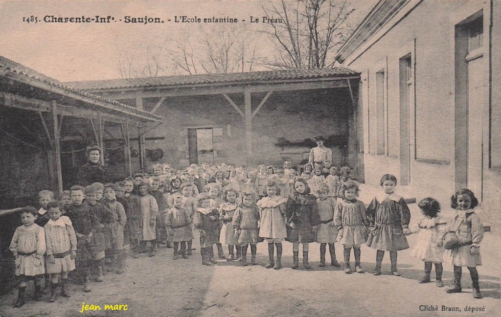 Saujon - L'École enfantine - Le Préau.jpg