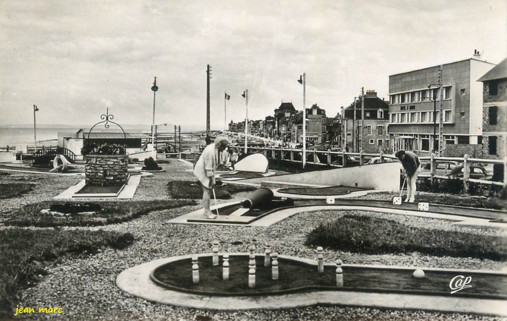 Saint-Aubin-sur-Mer - Le Golf miniature.jpg