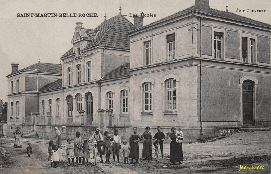 Saint-Martin-Belle-Roche - Les Écoles.jpg