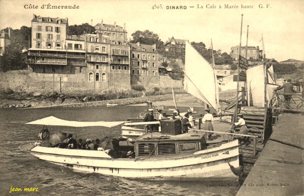 Dinard - La Cale à marée haute.jpg