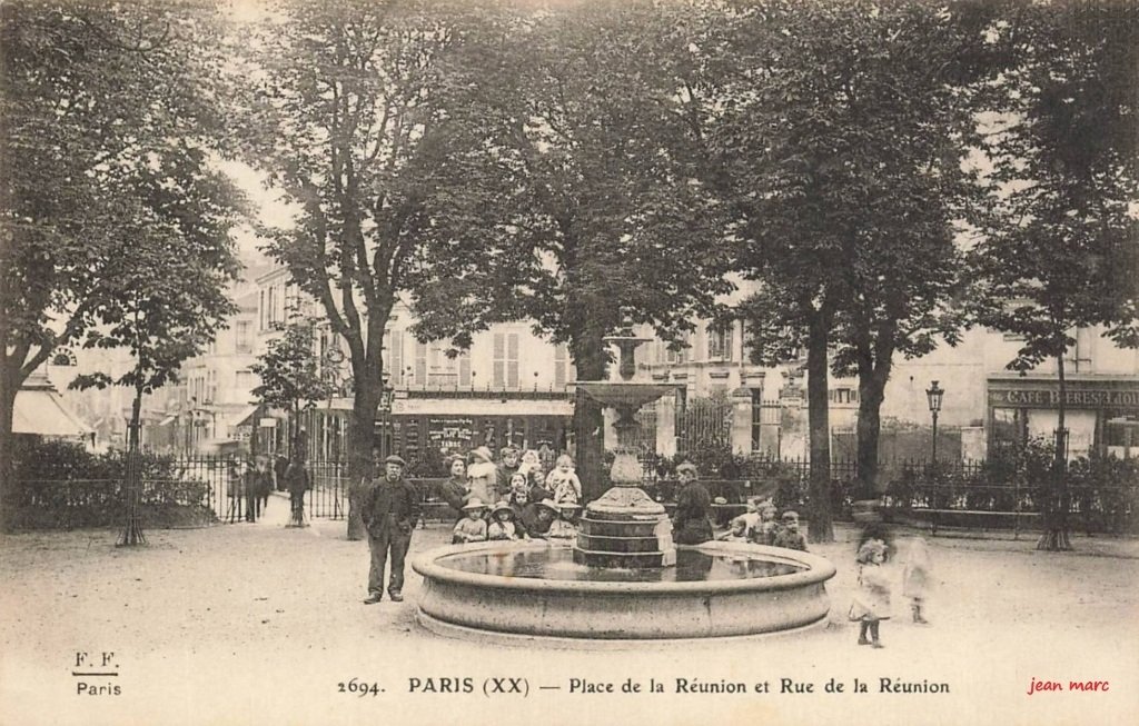 Paris XXe - Place de la Réunion et Rue de la Réunion.jpg