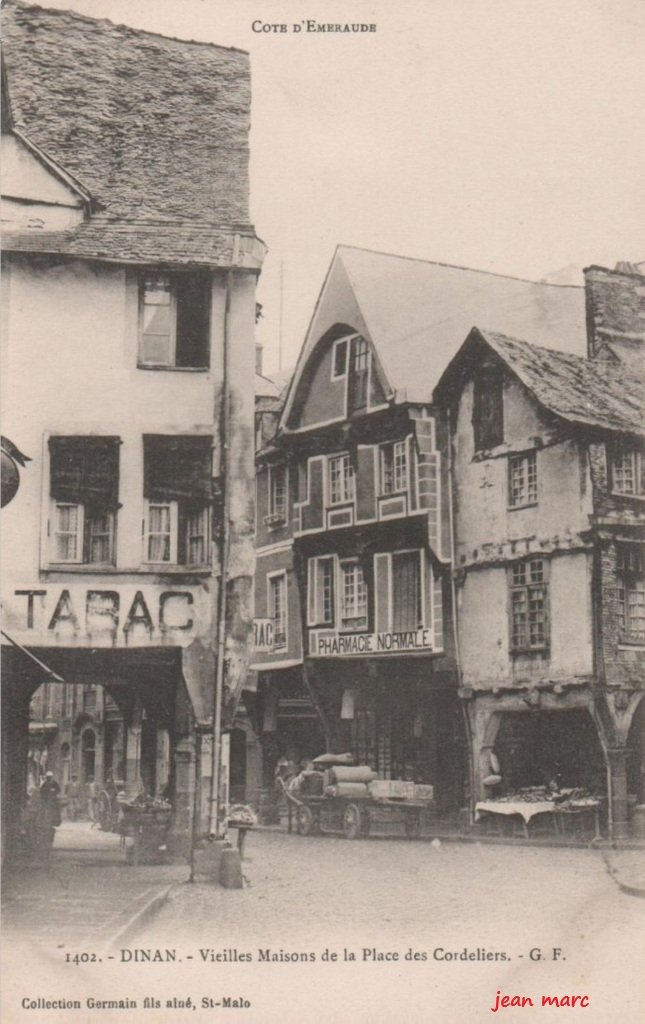 Dinan – Vieilles Maisons de la Place des Cordeliers.jpg