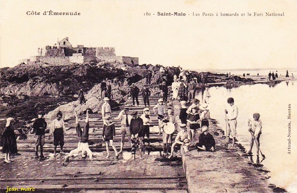 Saint-Malo - Les Parcs à homards et le Fort National.jpg