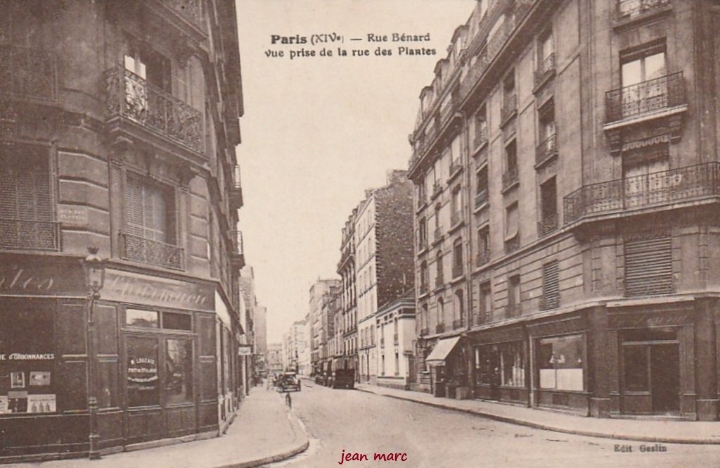 Paris XIVe - Rue Bénard vue prise de la rue des Plantes.jpg