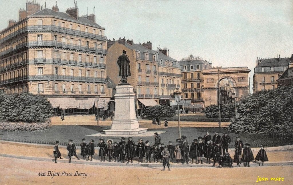 Dijon - Place Darcy.jpg