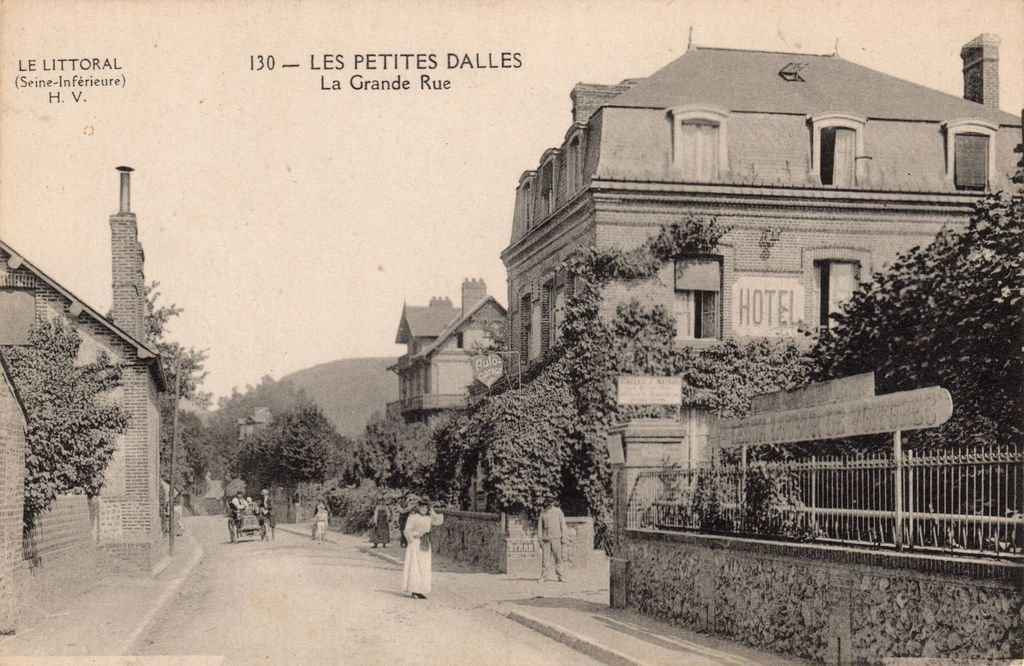 76 - LES PETITES DALLES - 130 - La Grande Rue - H.V - 06-06-26.jpg