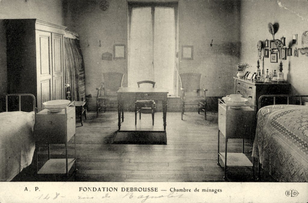 Paris Fondation Debrousse 20°.jpg